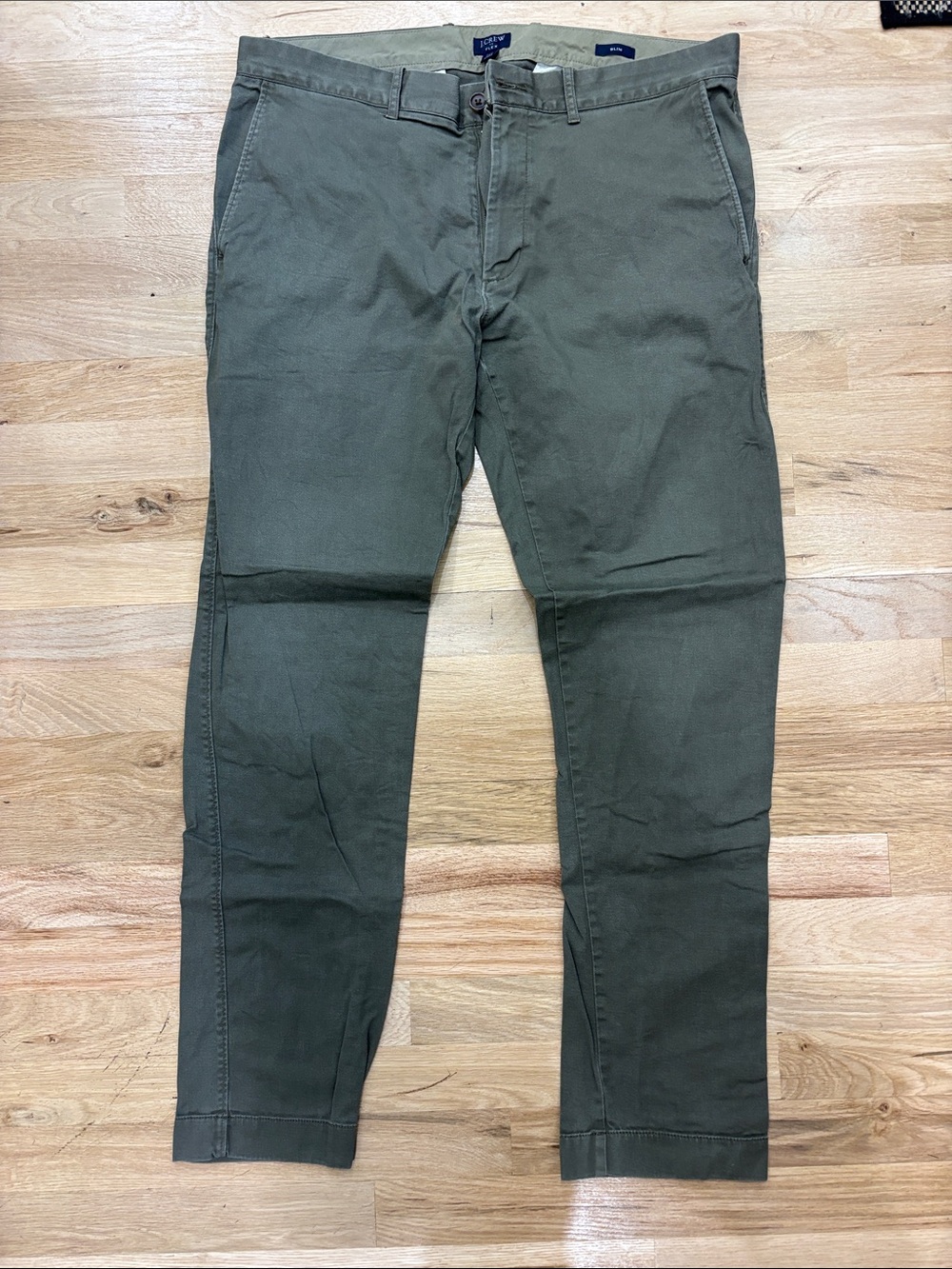 J. Crew Men's Olive Chino Pants